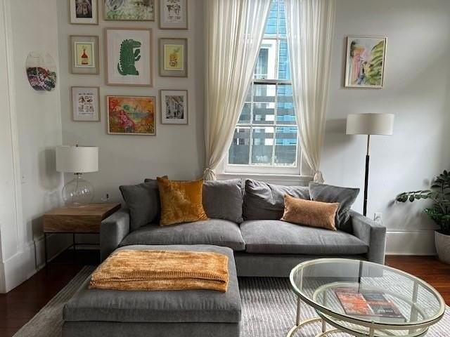 2425 Royal St - Photo 5 of 25