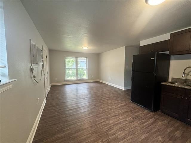 710 E Coleman Ave - Photo 4 of 13