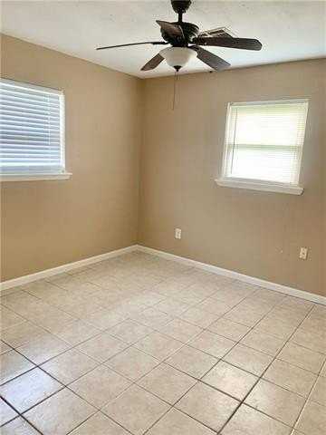 468 Elm St - Photo 7 of 14