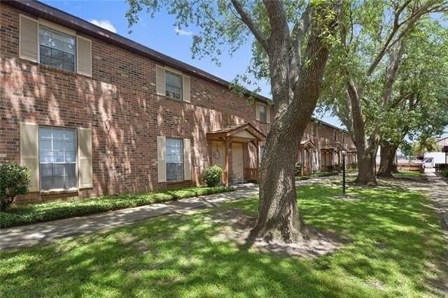 1729 Newport Pl #9 - Photo 2 of 12