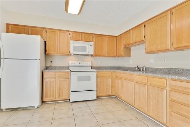 1729 Newport Pl #9 - Photo 7 of 12