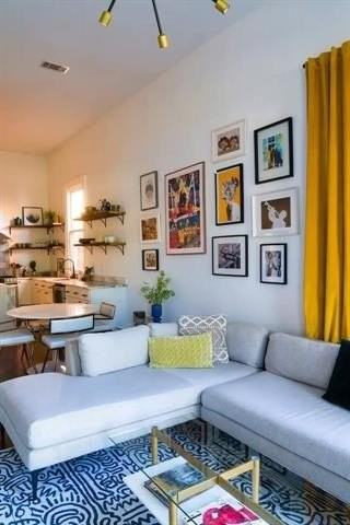 1328 Elysian Fields Ave - Photo 2 of 18