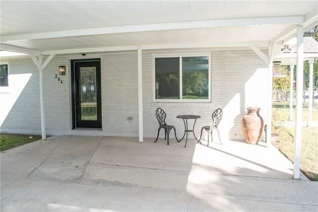 204 Saint Ann St - Photo 5 of 16