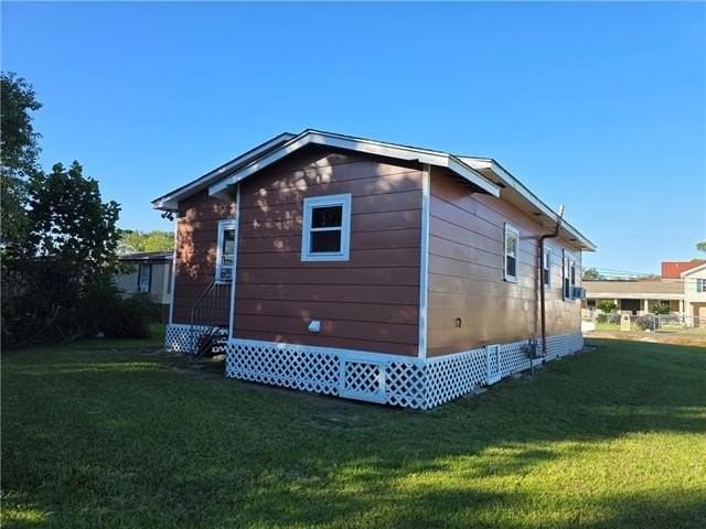 150 E 24th St - Photo 4 of 24