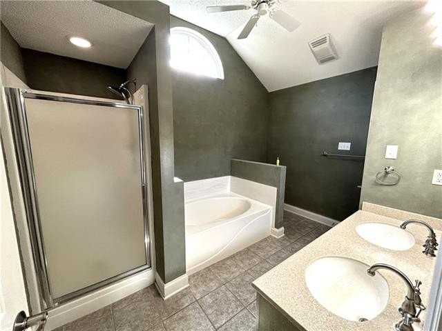 712 Marc Ct - Photo 5 of 16