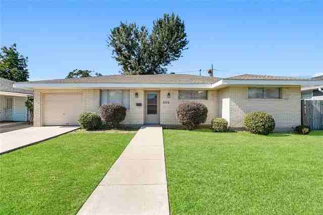 1612 Belmont Pl - Photo 2 of 15