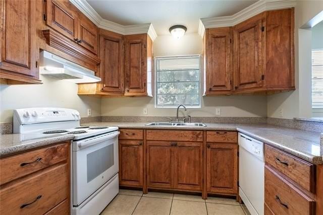 1612 Belmont Pl - Photo 7 of 15