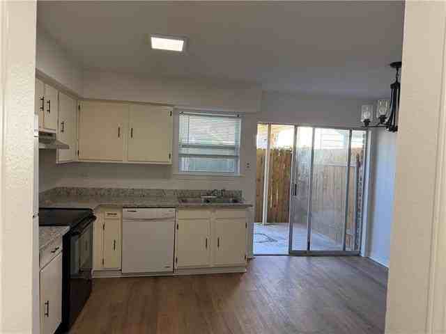 301 Zinnia Ave #B - Photo 7 of 19