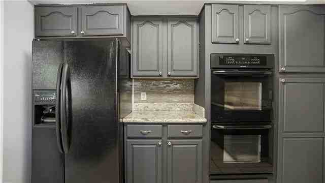 2555 Prancer St - Photo 6 of 25