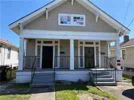 featured image of 2105 Gallier St