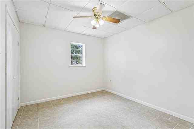 569 W 5th St #B - Photo 4 of 8