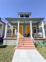 featured image of 325 S Rendon St