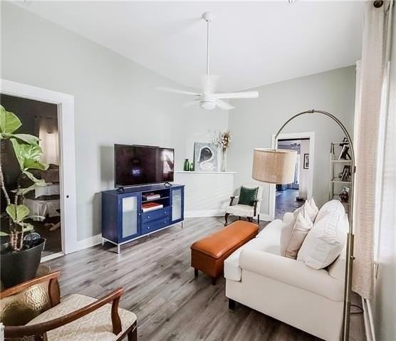 2115 Chippewa St - Photo 6 of 15