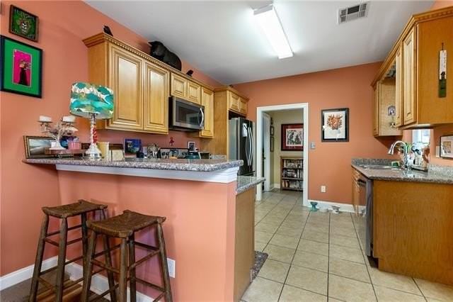 4433 Allen St - Photo 5 of 11