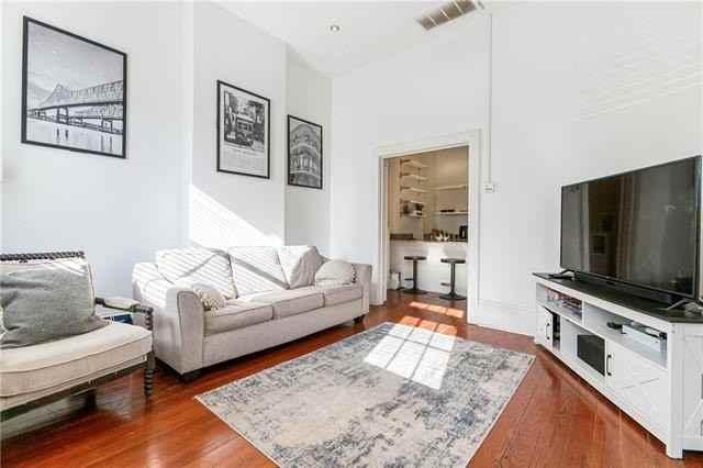 1011 Toledano St - Photo 4 of 10