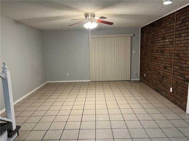 4905 Hearst St - Photo 3 of 24