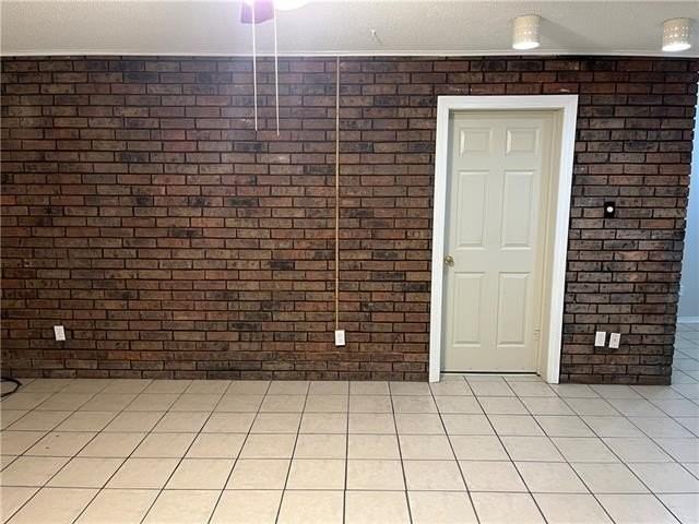 4905 Hearst St - Photo 5 of 24