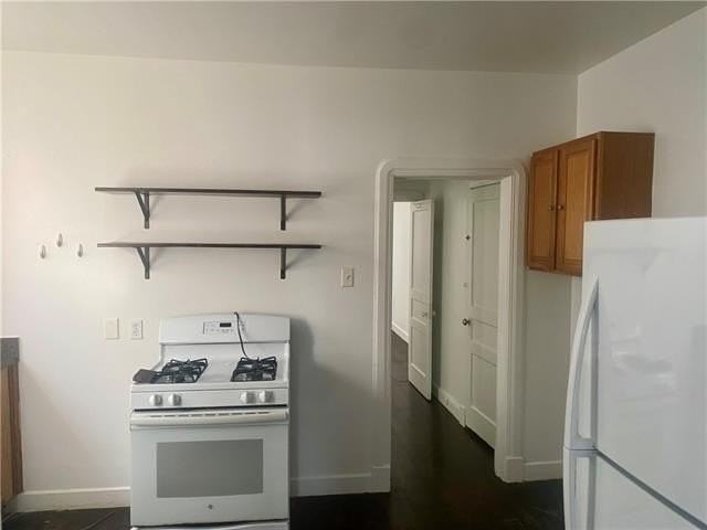 3412 Havana St - Photo 5 of 12