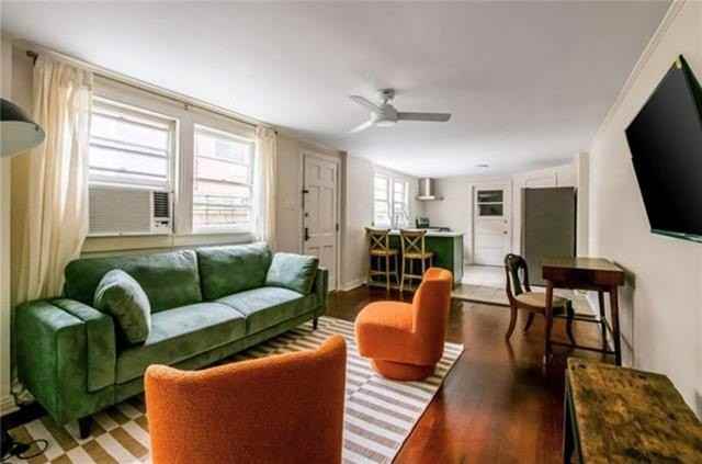 5624 1/2 Annunciation St - Photo 4 of 10