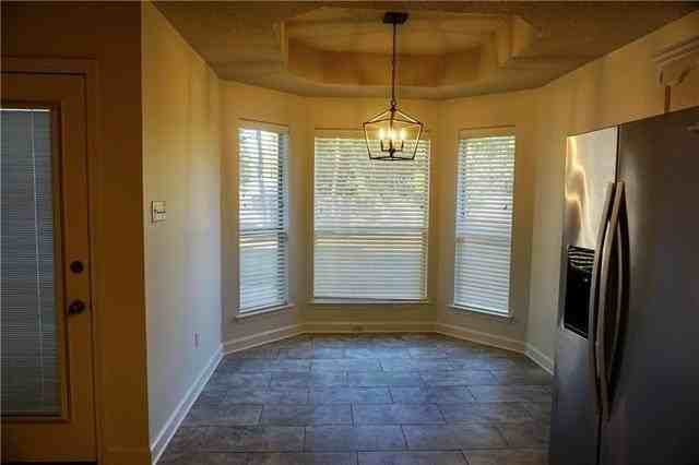 322 W 22nd Ave - Photo 5 of 13