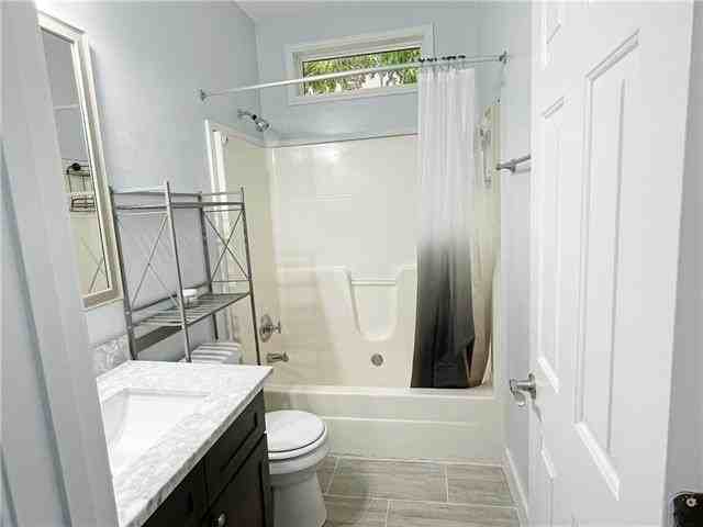 2111 Rousseau St - Photo 6 of 8