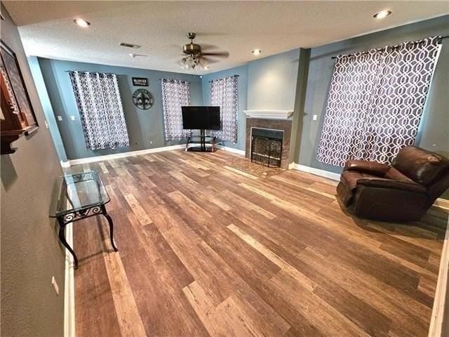 155 Ned Ave - Photo 5 of 34