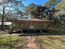 featured image of 15051 Green Acres Dr