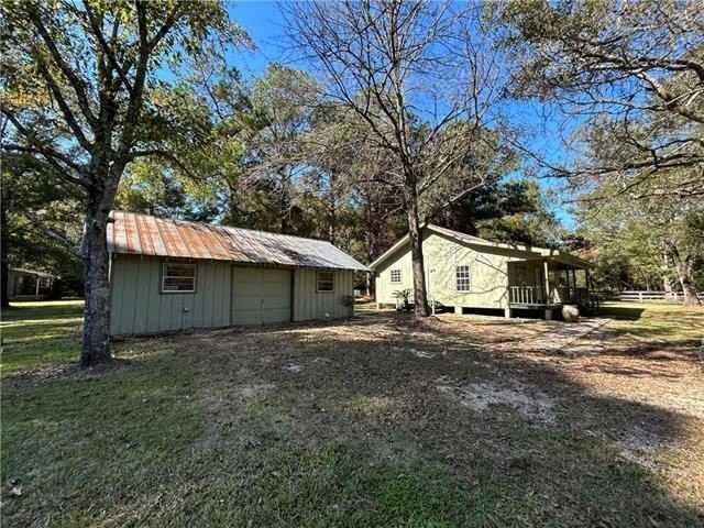 15051 Green Acres Dr - Photo 4 of 19