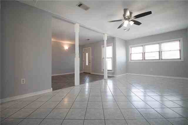 2836 Glenbrook Dr - Photo 2 of 15