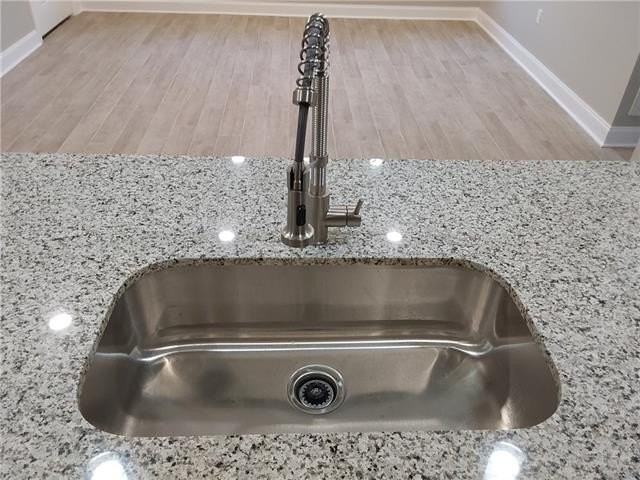 409 E Prosper St - Photo 7 of 43