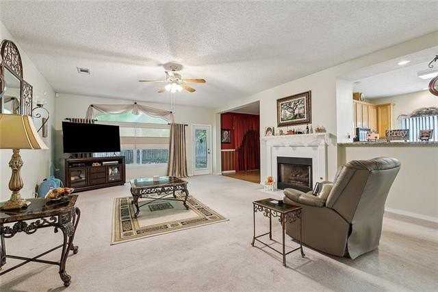 3126 Meadow Lake Dr E - Photo 3 of 11