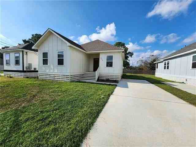 220 Trudeau Dr - Photo 2 of 28