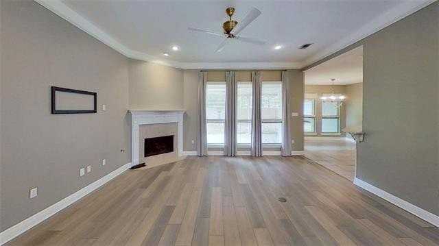 236 Calumet Dr - Photo 4 of 33