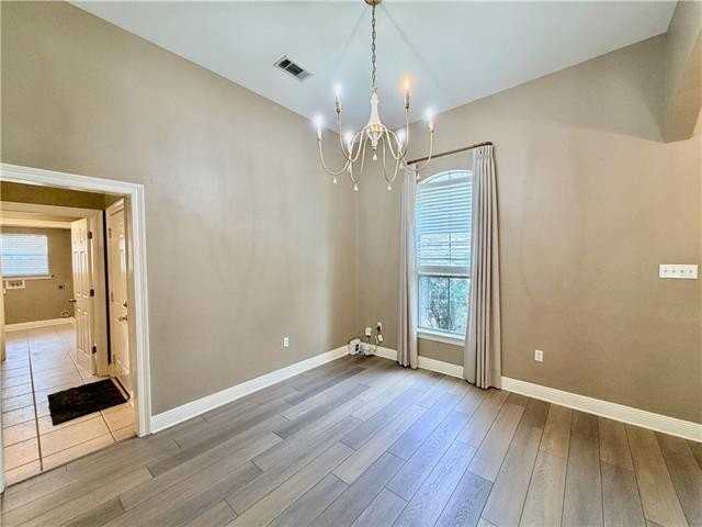 236 Calumet Dr - Photo 7 of 33