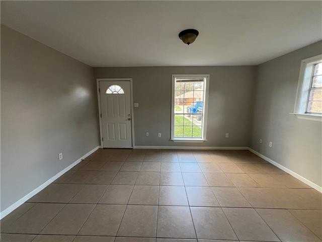 8550 Valor Dr - Photo 2 of 15