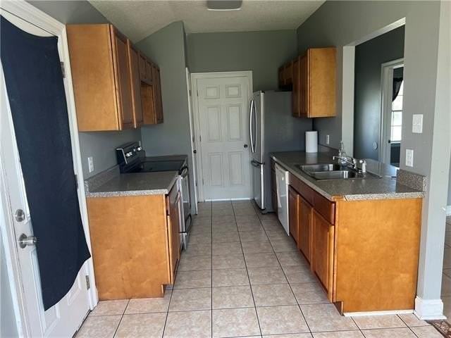 5620 4th St - Photo 4 of 22