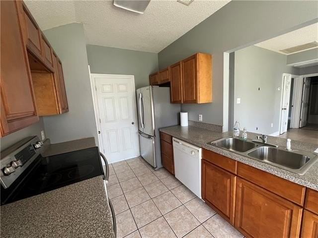 5620 4th St - Photo 6 of 22