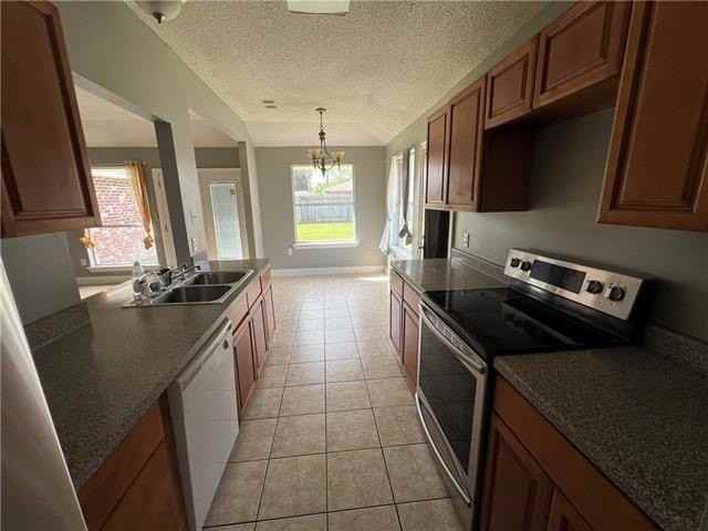 5620 4th St - Photo 7 of 22