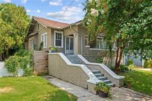 featured image of 2431 Calhoun St