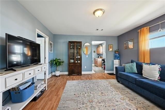 5737 Wildair Dr - Photo 4 of 13