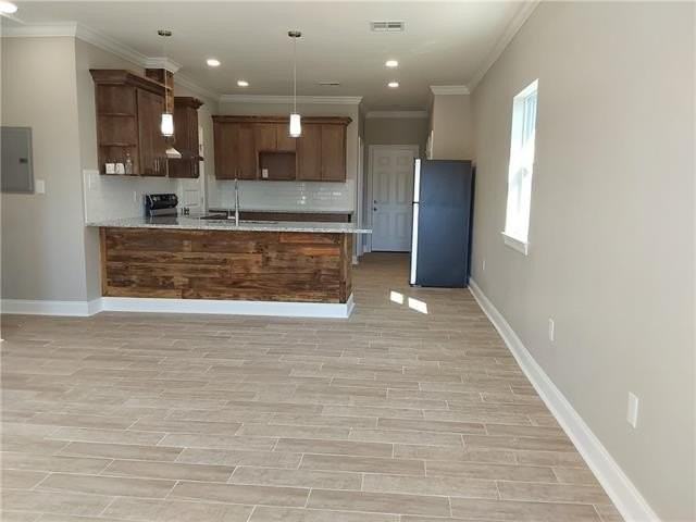 415 E Prosper St - Photo 3 of 47