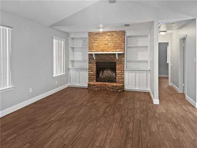 19457 9th Ave - Photo 2 of 10