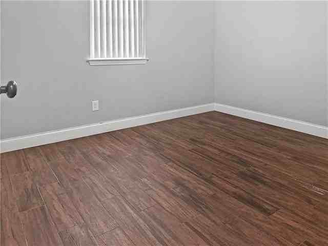 19457 9th Ave - Photo 6 of 10