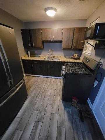 1849 Redwood Dr - Photo 3 of 8