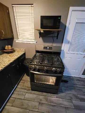 1849 Redwood Dr - Photo 4 of 8