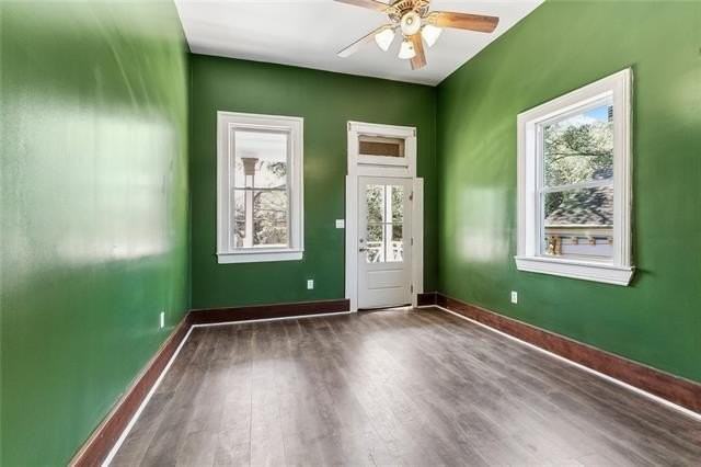 2813 Banks St #2B - Photo 3 of 10