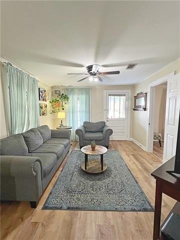 305 Morgan St - Photo 3 of 13