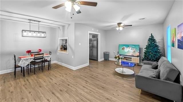 528 Grovewood Dr - Photo 2 of 19