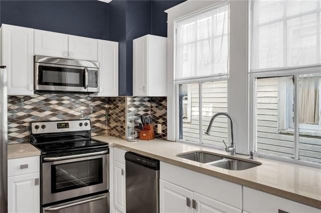 2027 Franklin Ave - Photo 7 of 24