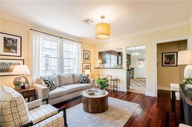 2725 Joseph St - Photo 4 of 24